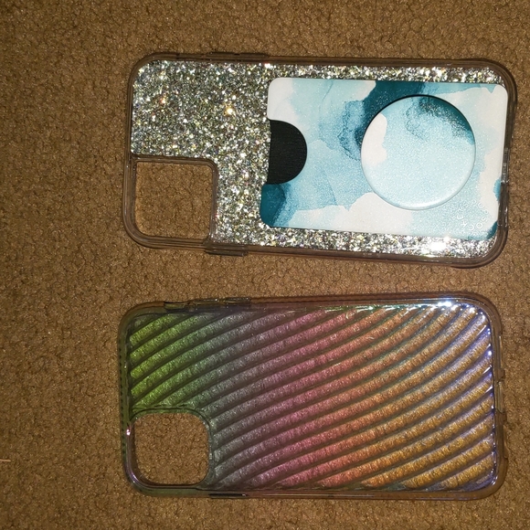 Set of 4 Decorative iPhone 11 cases measuring 3"x6" w/1 cardholde… - Picture 3 of 6